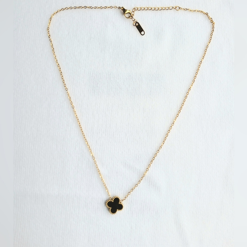 Flower necklace